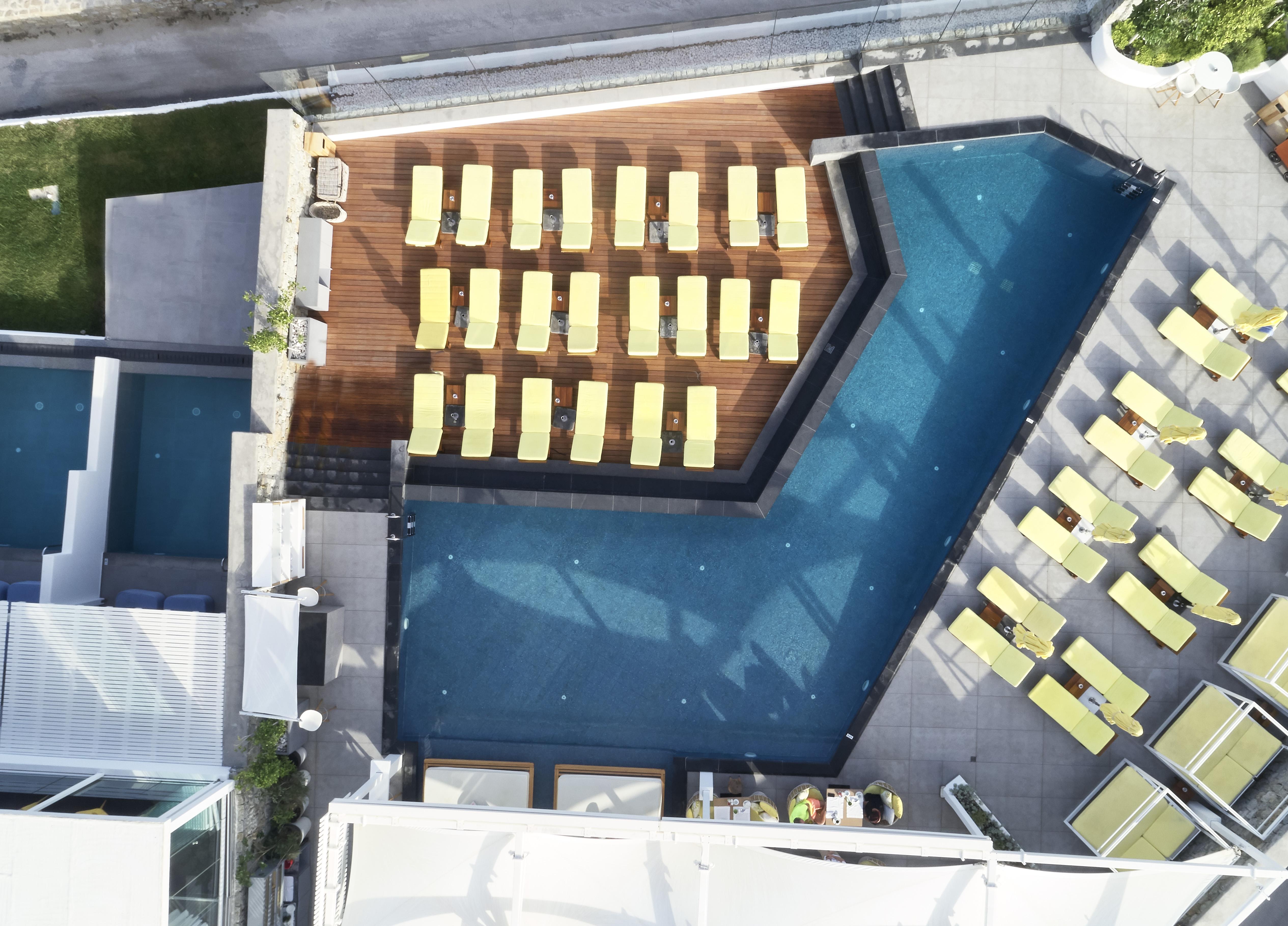 Otel Myconian Korali Relais & Chateaux 5*